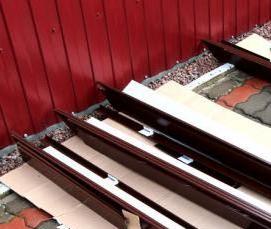 Монтаж металлических откосов на окна - тип 4