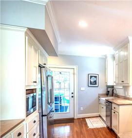 Монтаж мойки в столешницу из искусственного камня - вариант 4