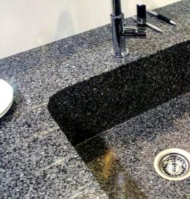 Монтаж мойки в столешницу из искусственного камня - вариант 3