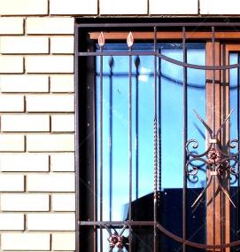 Монтаж решеток на окна - вариант 1