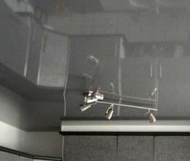 Натяжной потолок белый с серым - вариант 4