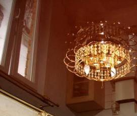 Натяжной потолок белый с золотом - тип 2