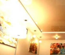 Натяжной потолок бежевый глянец - вариант 3