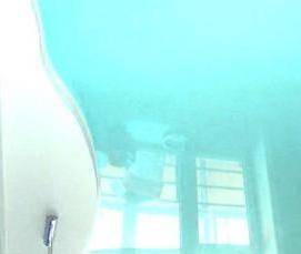 Натяжной потолок зеленого цвета - модель 1