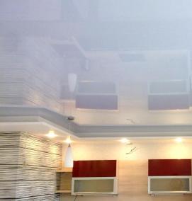 Натяжные потолки простые глянцевые - модель 3