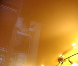 Натяжные потолки с золотом - тип 1