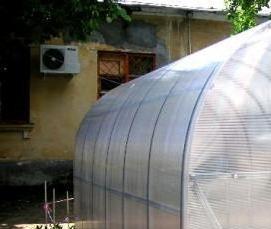 Небольшая теплица из поликарбоната эконом - вариант 3