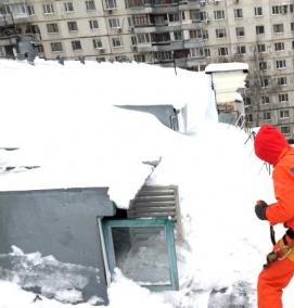 Очистки снега с крыш домов - тип 3