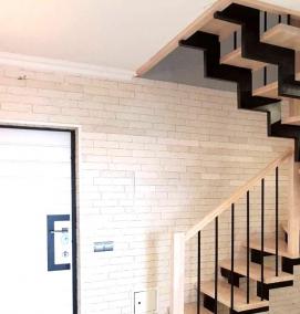 Одномаршевая металлическая лестница - модель 1