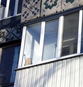 Отделка балконов профнастилом - вариант 1