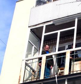 Отделка балконов профнастилом - вариант 3