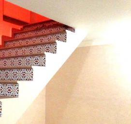 Отделка бетонной лестницы керамогранитом - модель 1