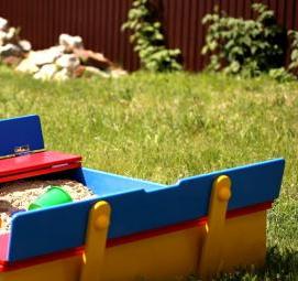 Песочницы с крышкой для дачи - модель 2