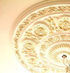 Потолочная розетка из полиуретана - модель 4