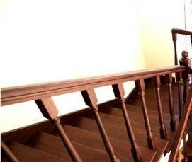 Поворотная деревянная лестница - модель 4