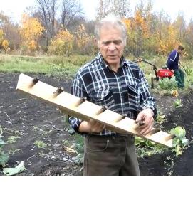 Приспособление для посадки саженцев - вариант 2