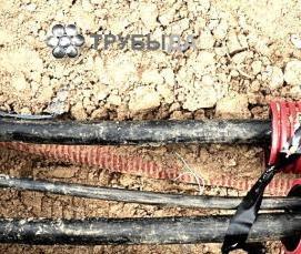 Прокладка кабеля под землей на даче - модель 1