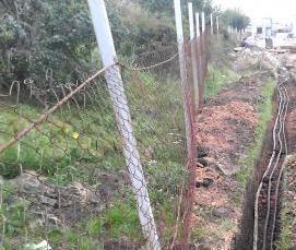 Прокладка кабеля под землей на даче - модель 2