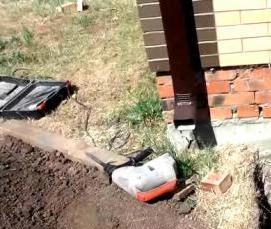 Прокладка канализационной трубы под землей - модель 3