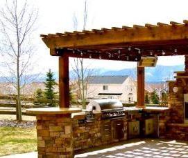 Просторная беседка с мангалом - модель 1