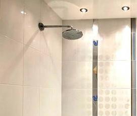 ремонт ванной пластиковыми панелями под ключ - вариант 2