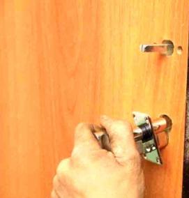 ремонт замка двери квартиры - модель 3