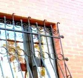 решетка на окна открывающаяся изнутри - вариант 3