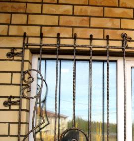 решетки на окна с замком - тип 4