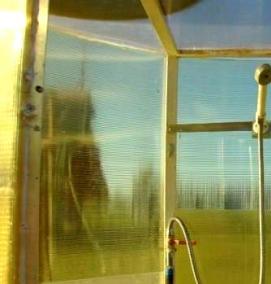 садовый душ с раздевалкой - модель 1