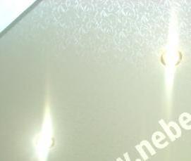 серебристый натяжной потолок - тип 1