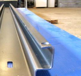 швеллер п-образный металлический - модель 2