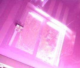 сиреневые натяжные потолки глянцевые - вариант 1