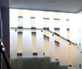 стеклянное ограждение лестницы в доме - модель 4