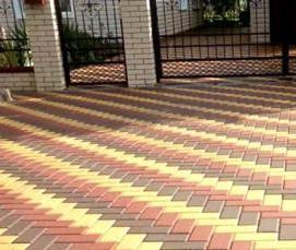 укладка серой тротуарной плитки - модель 4