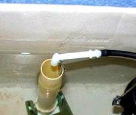 установка бокового сливного бачка унитаза - вариант 2