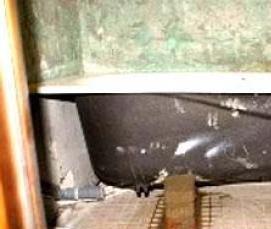 установка чугунной ванны на ножки - вариант 3