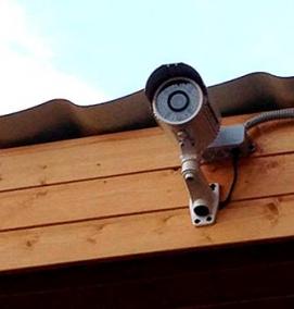 установка камеры видеонаблюдения на даче - тип 3