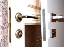 установка магнитного замка на дверь подъезда - модель 1