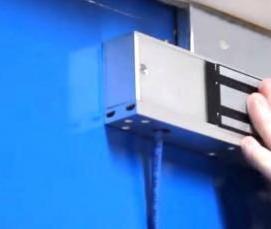 установка магнитного замка на калитку - модель 3