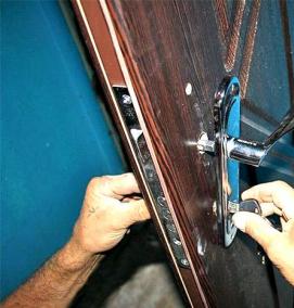 установка металлических дверей - вариант 4