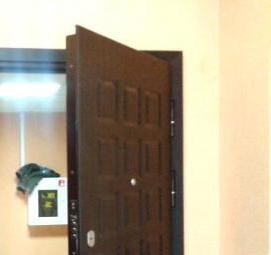 установка металлических тамбурных дверей - модель 4