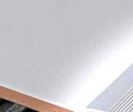 установка металлического порожка - модель 1