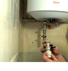 установка плоского водонагревателя - модель 3