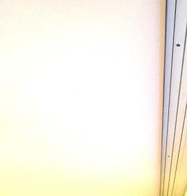 установка потолочного карниза на натяжной потолок - вариант 1