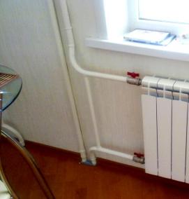 установка радиатора отопления под окном - тип 3