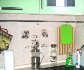 установка раковины из искусственного камня на кухне - вариант 3