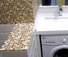 установка раковины над ванной - вариант 2