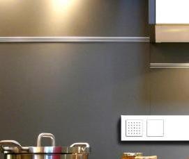 установка розеток на кухне на фартуке - модель 3