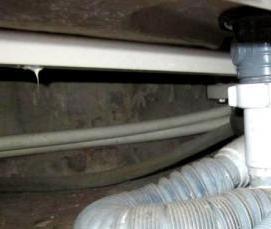 установка слива перелива в ванной - модель 2