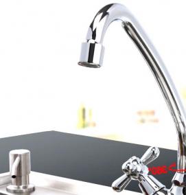 установка смесителя на кухне - вариант 4